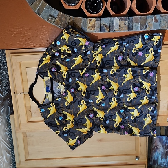 Disney Multicolor Aladdin Print Short Sleeve Scrub Top - Picture 1 of 3